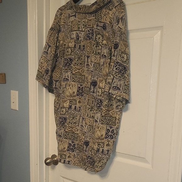 Roundtree & Yorke Tan and Navy Patterned Men's Dress Shirt - Picture 5 of 5